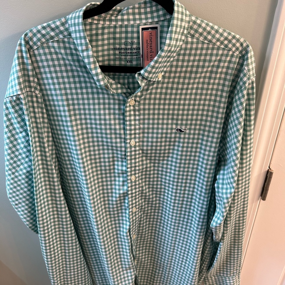 NWT Vinyard vines XXL performance button up.